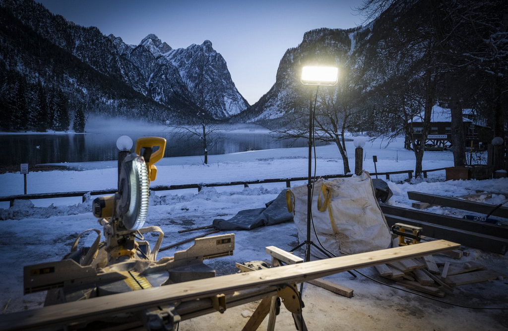 LEDLENSER Baustrahler AF12C Work mit Zubehör im Koffer | wiederaufladbar